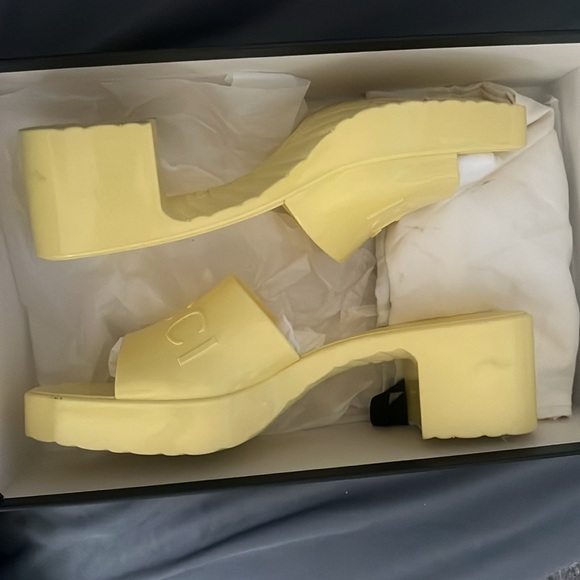 Warn but still in great condition box included! - Picture 9 of 10